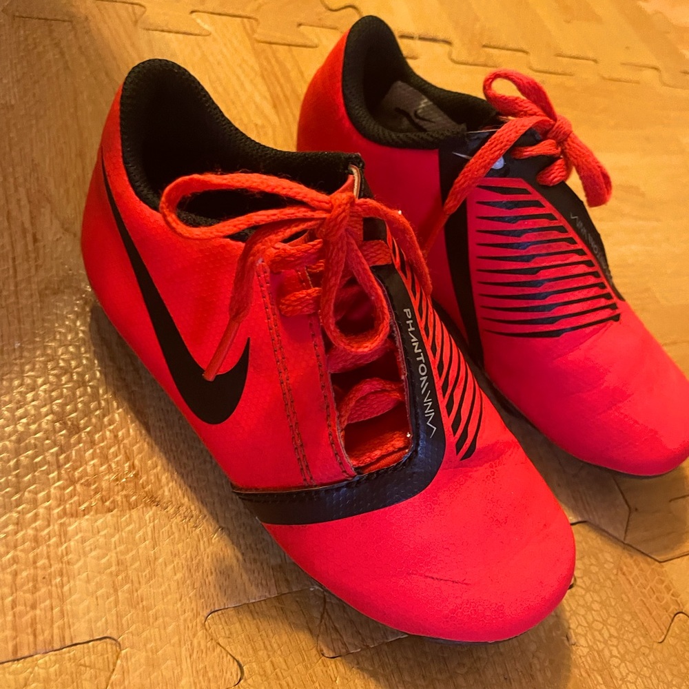 Nike Phantom Venom Soccer Cleats - Little Kids - Size 11.5